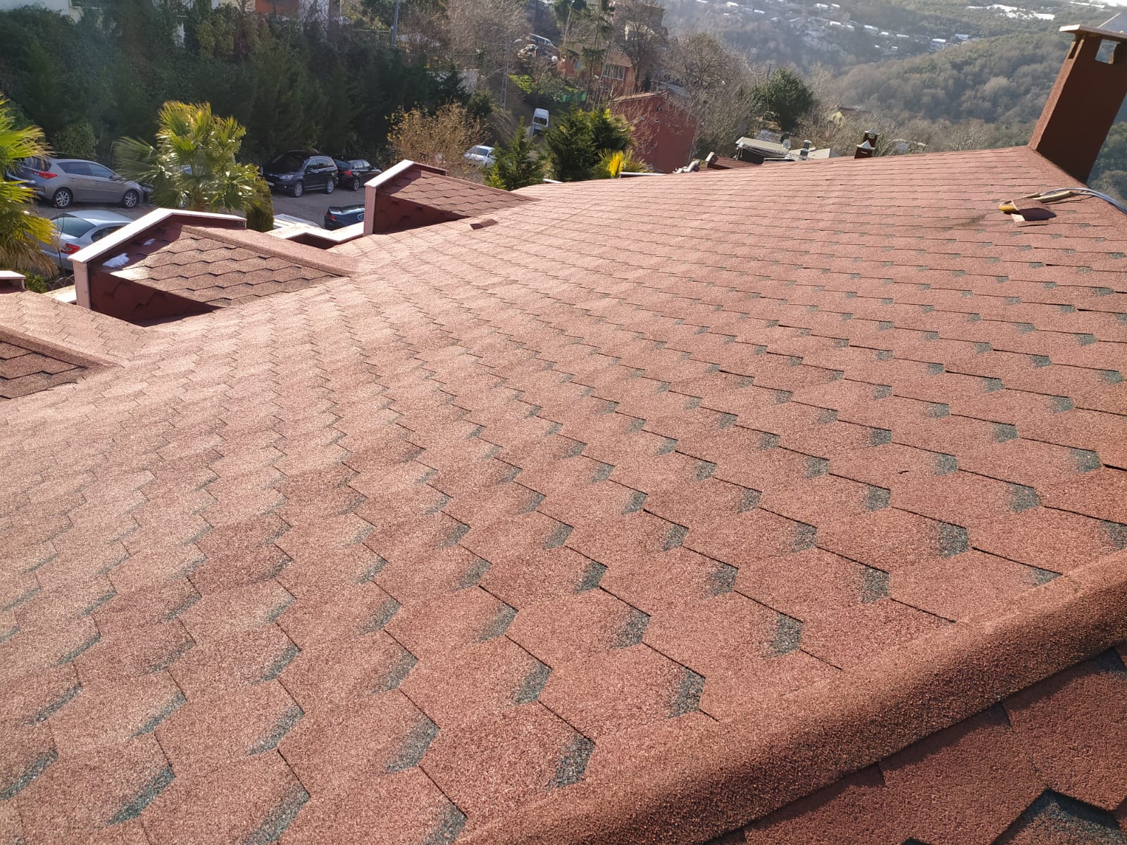 çatı,rüzgar,oluk,korunma, ağaç yaprağı oluk tıkaması, oluk tıkanması, oluk nasıl temizlenir, olun nasıl korunur, çatı nasıl korunur